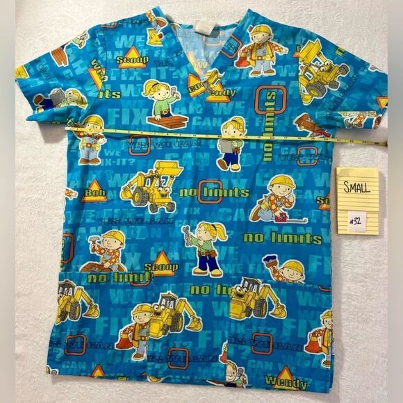 2004 Bob the builder SMALL scrub top - Picture 2 of 7